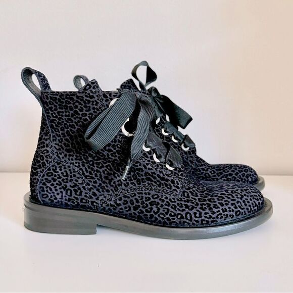 ⭕️ Zadig & Voltaire Black Velvet Printed Chelsea Boots Size 9 39 NEW - Picture 1 of 9
